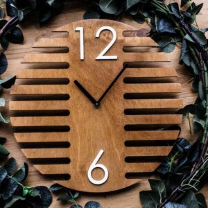 ساعت دیواری comb با طرحی زیبا و مدرن و با تنوع رنگ