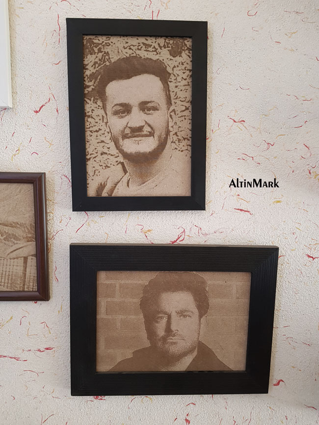 تابلو حکاکی چهره روی چوب با قاب دور و باکس چوبی 1400 - Image 4