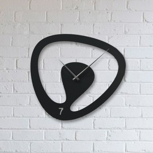 ساعت دیواری اورانوس با رنگ مشکی از جنس شیشه نشکن (پلکسی گلاس)