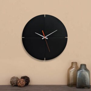 -بلک-فور-با-طرحی-زیبا-5.jpg ساعت دیواری مدل بلک فور با رنگ مشکی و طراحی زیبا